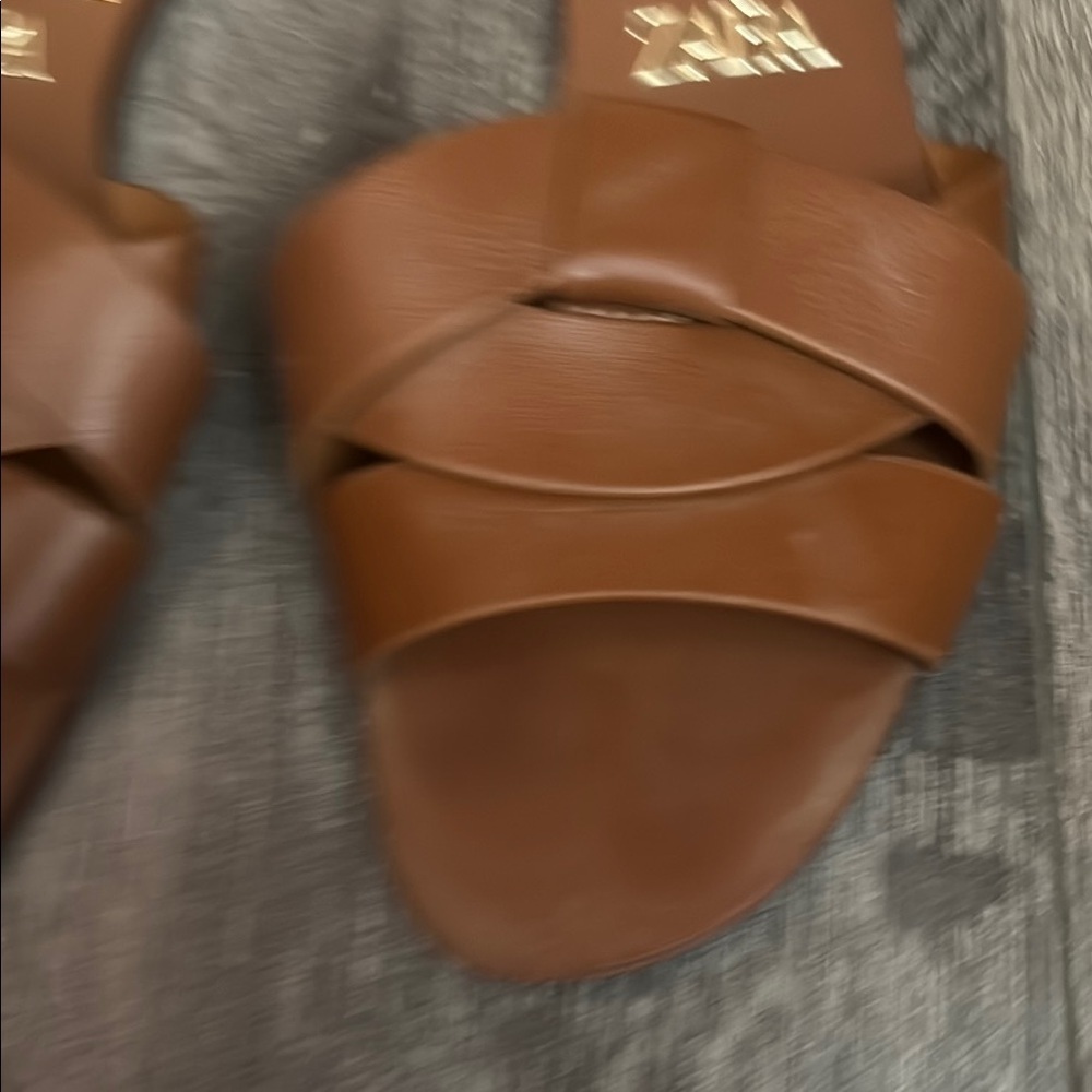 Zara Brown Minimalist Sandals with Crisscross Straps - Picture 2 of 3